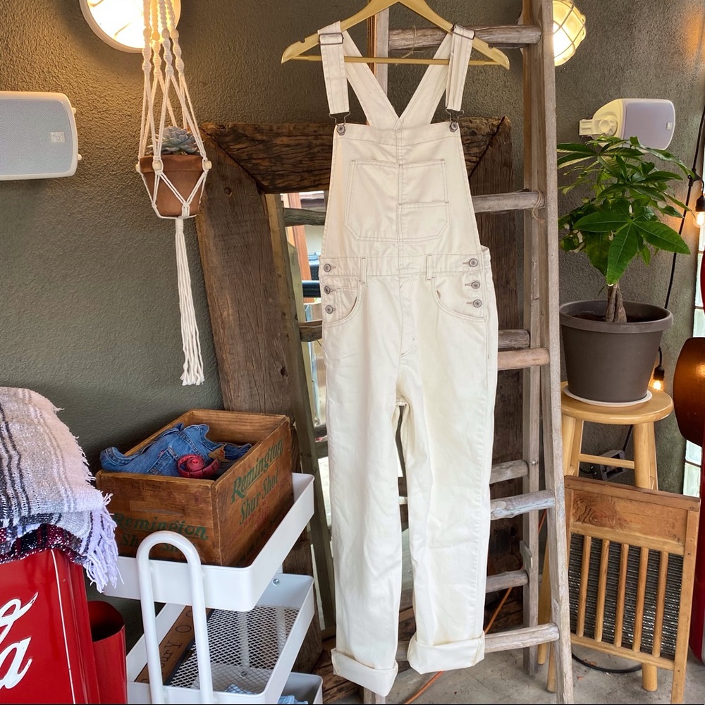 ✨FREE PEOPLE ZIGGY OVERALLS WHITE SIZE S